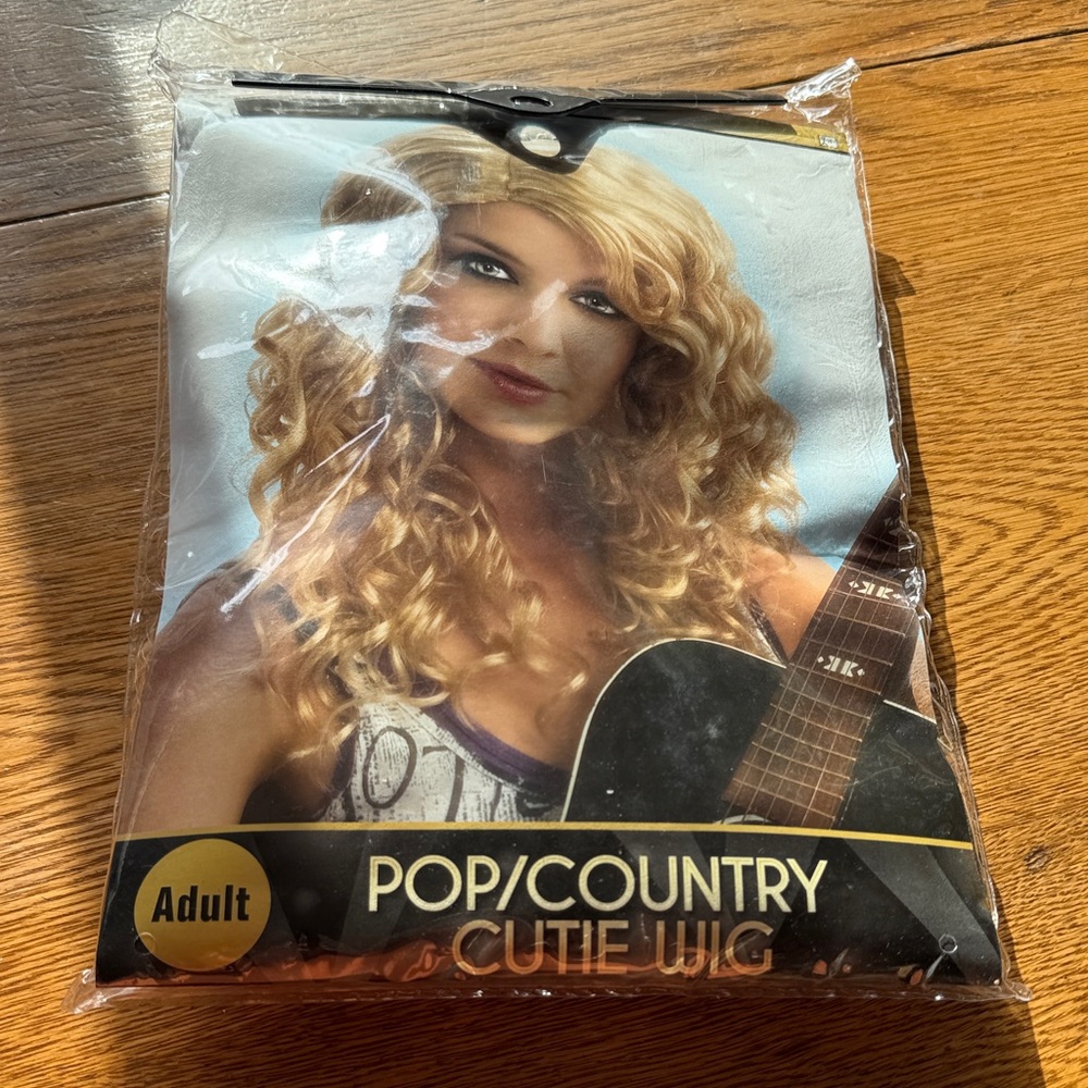 Blonde Pop/Country Cutie Halloween Costume Wig